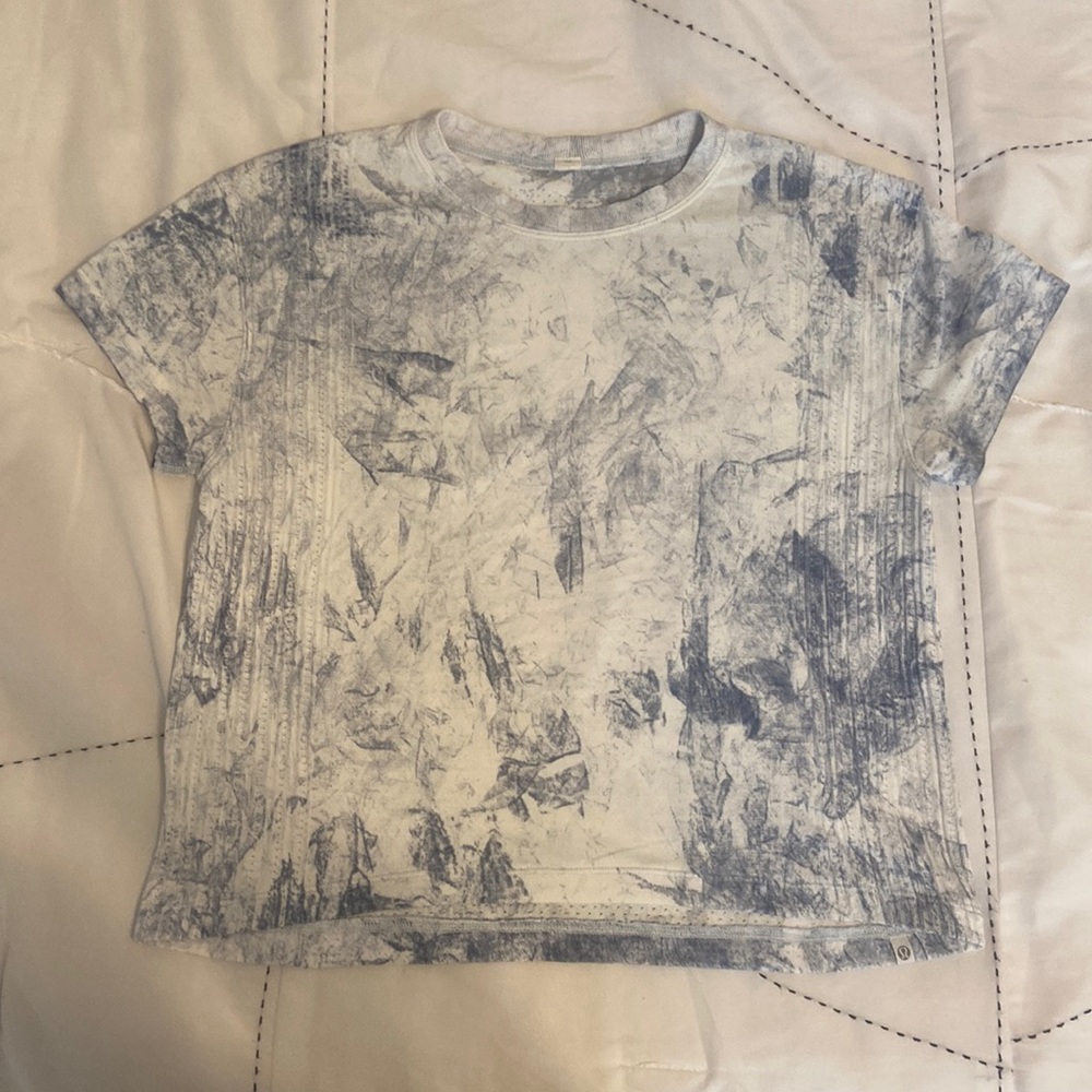 Lululemon t shirt